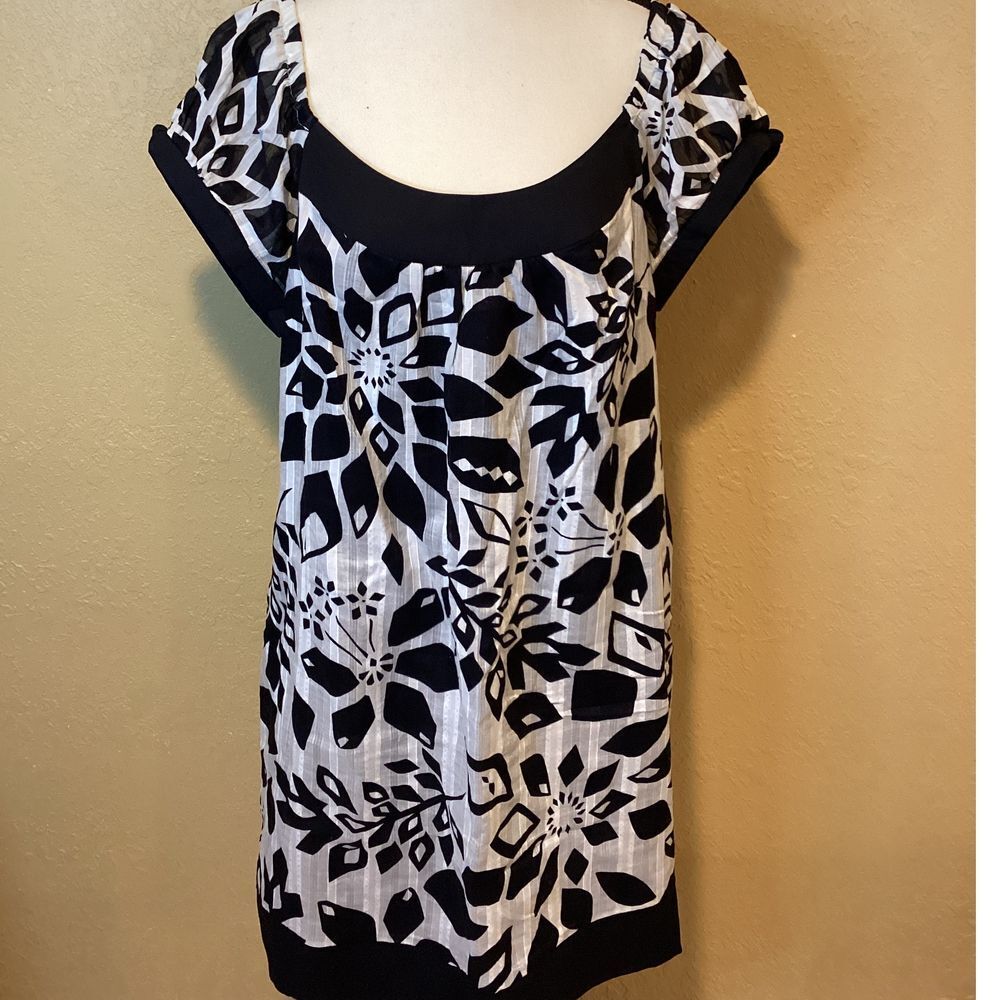 Signature by Robbie Bee Black/white Floral Shift dress, Women's 14W, 100% Cotton